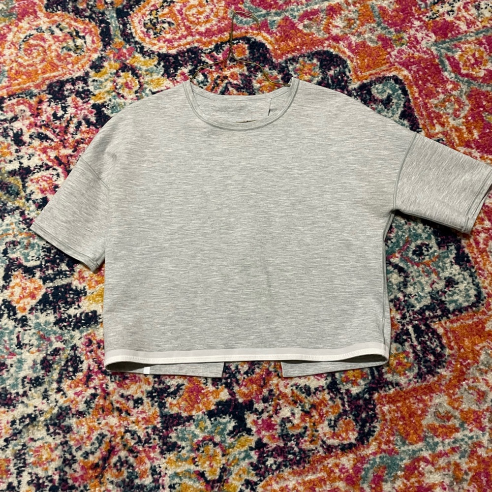 Lululemon short sleeve shirt